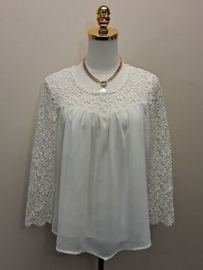 Ultra Pink White Lace Yoke Long Sleeve Blouse Size Medium